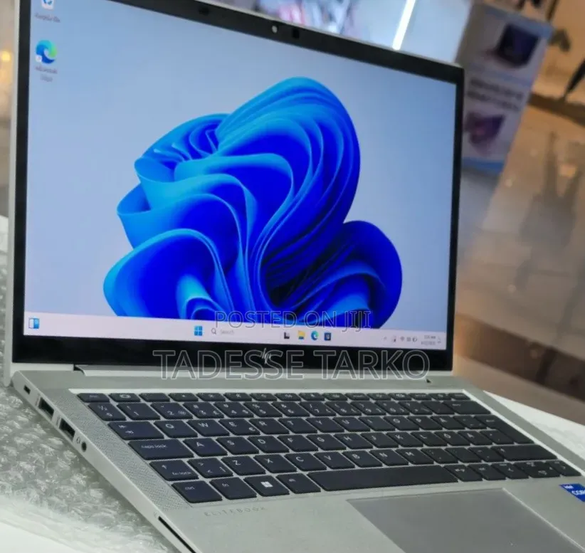 New Laptop HP EliteBook 830 G8 16GB Intel Core i5 SSD 512GB