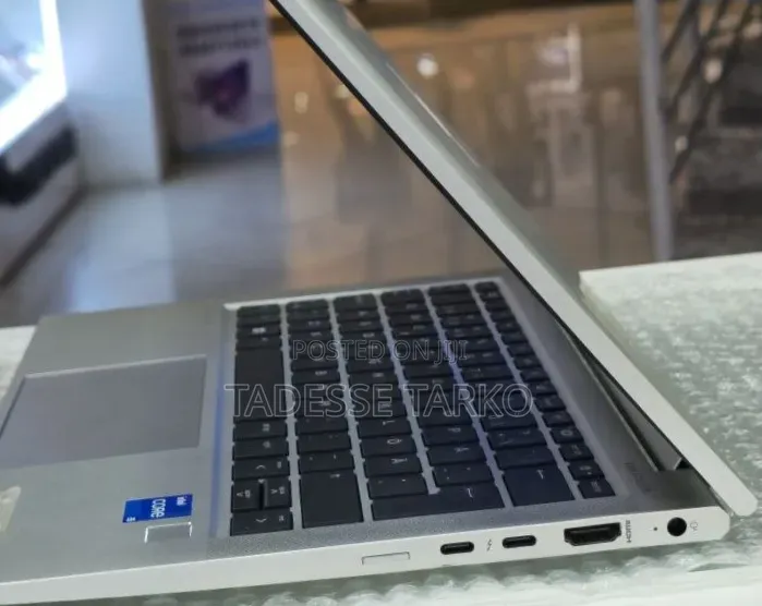 New Laptop HP EliteBook 830 G8 16GB Intel Core i5 SSD 512GB