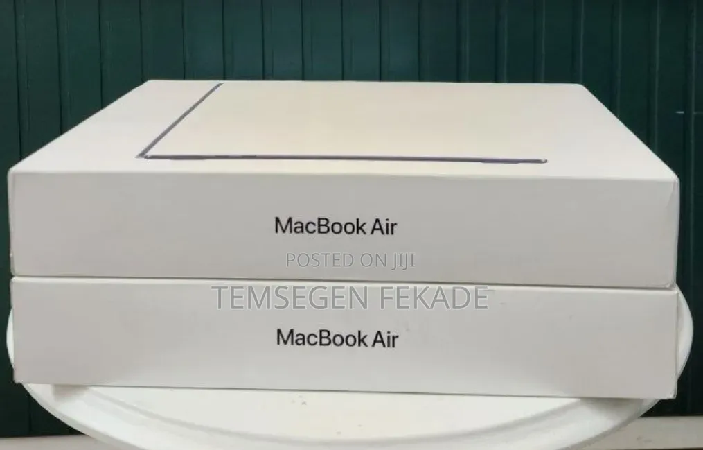 New Laptop Apple MacBook Pro 2025 M5 16GB Apple M5 SSD 512GB
