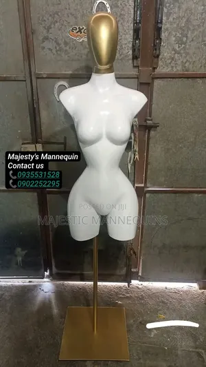 የሴት ቡቲክ አሻንጉሊት