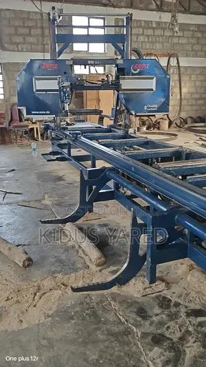 Industrial Wood Sawing Machine