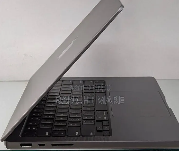 New Laptop Apple MacBook Pro 2021 M1 16GB Apple M1 SSD 512GB