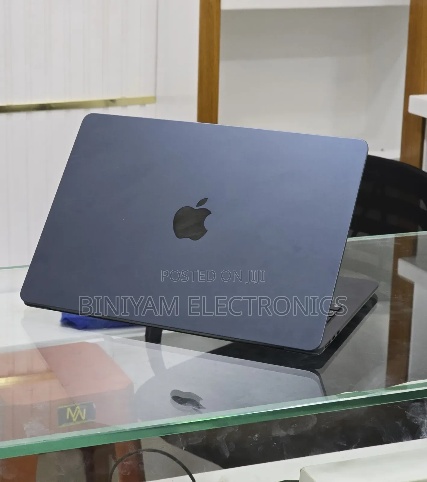 New Laptop Apple MacBook Air 2022 M2 16GB Apple M2 SSD 512GB