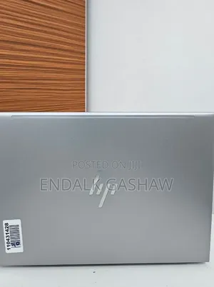 New Laptop HP ZBook Firefly 16 G10 16GB Intel Core i7 SSD 512GB