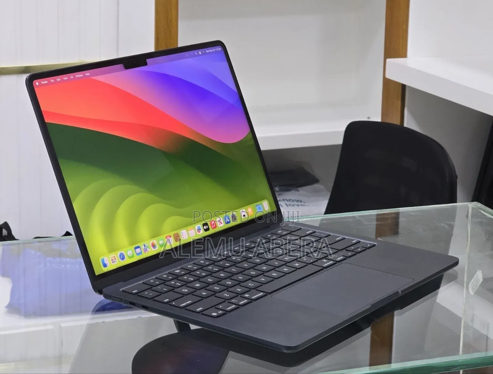 New Laptop Apple MacBook Air 2022 M2 16GB Apple M2 SSD 512GB