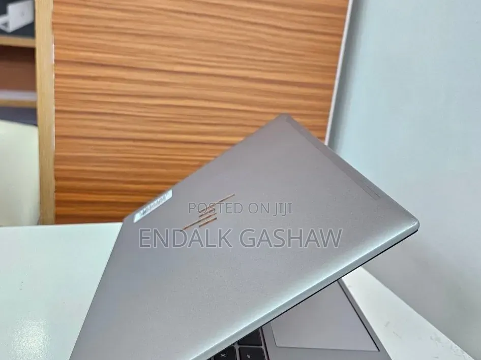 New Laptop HP ZBook Firefly 16 G10 16GB Intel Core i7 SSD 512GB
