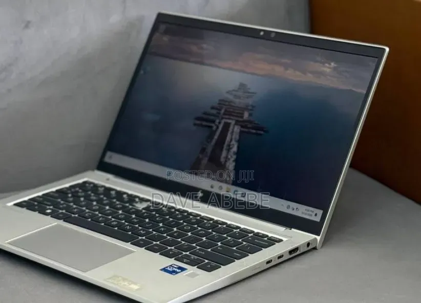 New Laptop HP EliteBook 830 G8 8GB Intel Core i5 SSD 512GB
