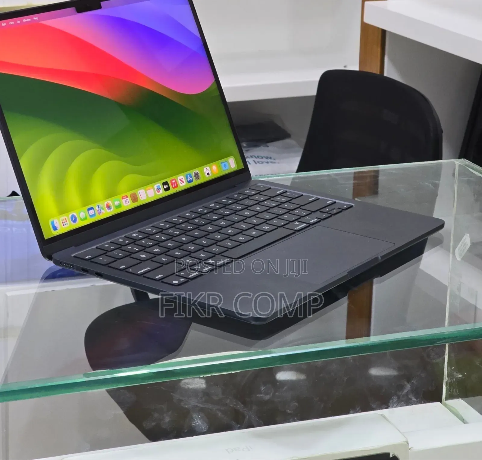New Laptop Apple MacBook Air 2022 M2 16GB Intel Core i7 SSD 512GB