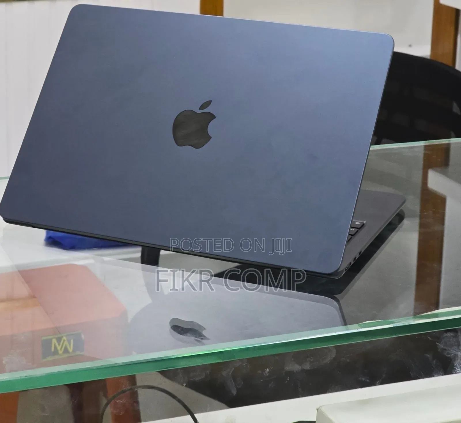 New Laptop Apple MacBook Air 2022 M2 16GB Intel Core i7 SSD 512GB