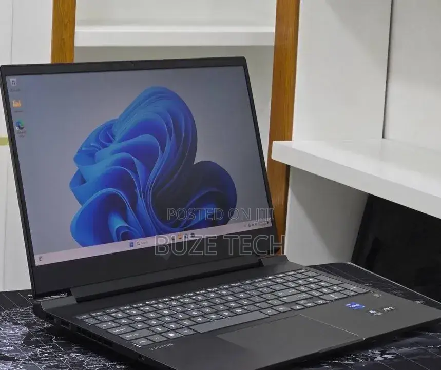 New Laptop HP Victus 16 16GB Intel Core i7 SSD 1T