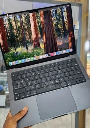 New Laptop Apple MacBook Pro 2023 M3 16GB Apple M3 Pro SSD 512GB