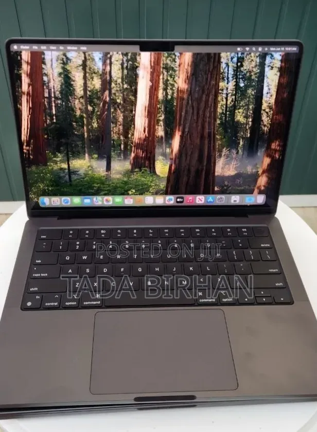 New Laptop Apple MacBook Pro 2023 M3 16GB Apple M3 Pro SSD 512GB