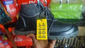 Safety Jogger Safety Shoe For Garage Workers In Addis