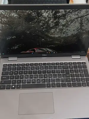 New Laptop Dell Latitude 5540 16GB Intel Core i7 SSD 512GB