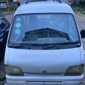 Suzuki Every Wagon 2005 White