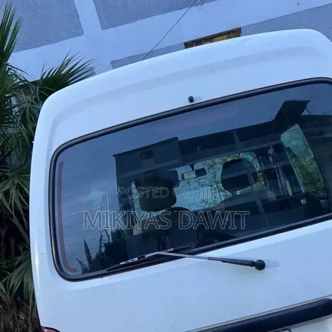 Suzuki Every Wagon 2005 White