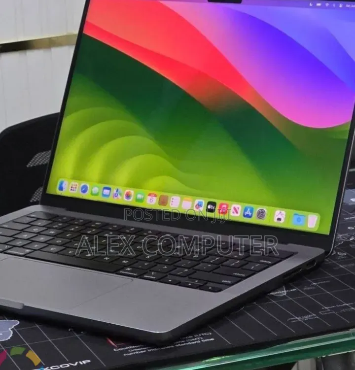 New Laptop Apple MacBook Air 2022 M2 8GB Apple M2 SSD 512GB