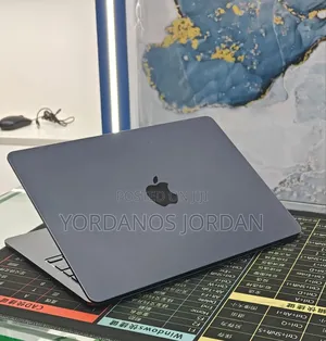 New Laptop Apple MacBook Air 2022 M2 8GB Apple M2 SSD 512GB