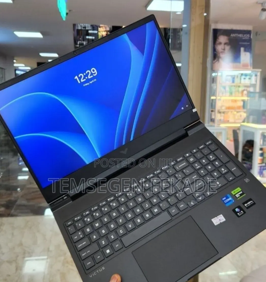 New Laptop HP Victus 16 16GB Intel Core i7 SSD 1T