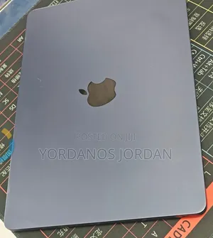 New Laptop Apple MacBook Air 2022 M2 8GB Apple M2 SSD 512GB