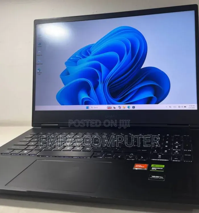 New Laptop HP 16GB AMD Ryzen 7 SSD 512GB