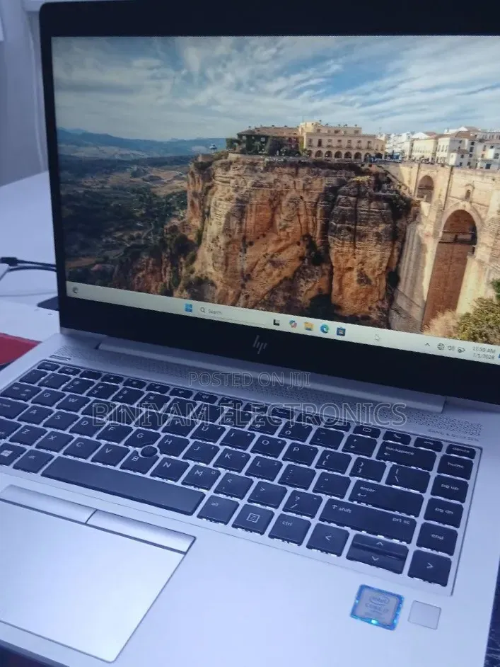 New Laptop HP EliteBook 840 G5 8GB Intel Core i7 SSD 512GB