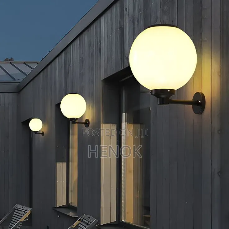 ​Modern Outdoor Globe Wall Light / Exterior Sconce