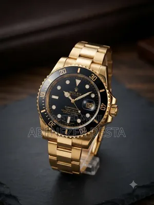 Rolex Submariner Date Yellow Gold and Features a Striking Black Dial.