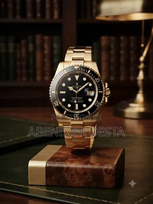 Rolex Submariner Date Yellow Gold and Features a Striking Black Dial.