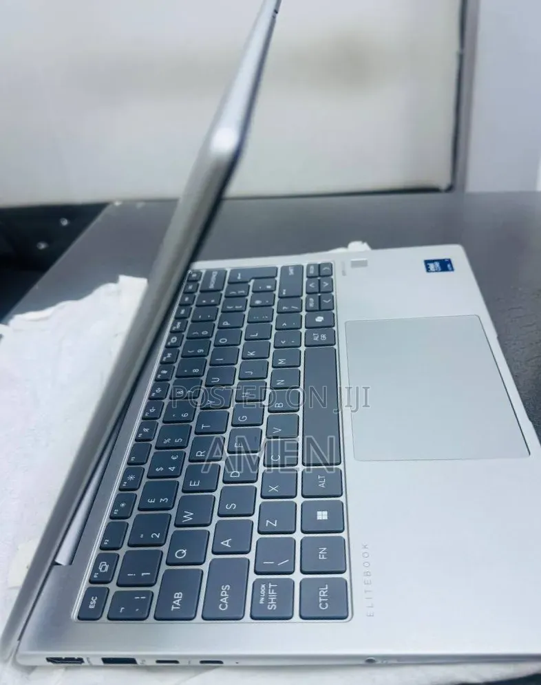 New Laptop HP Elitebook 830 G11 16GB Intel Core Ultra 7 SSD 512GB