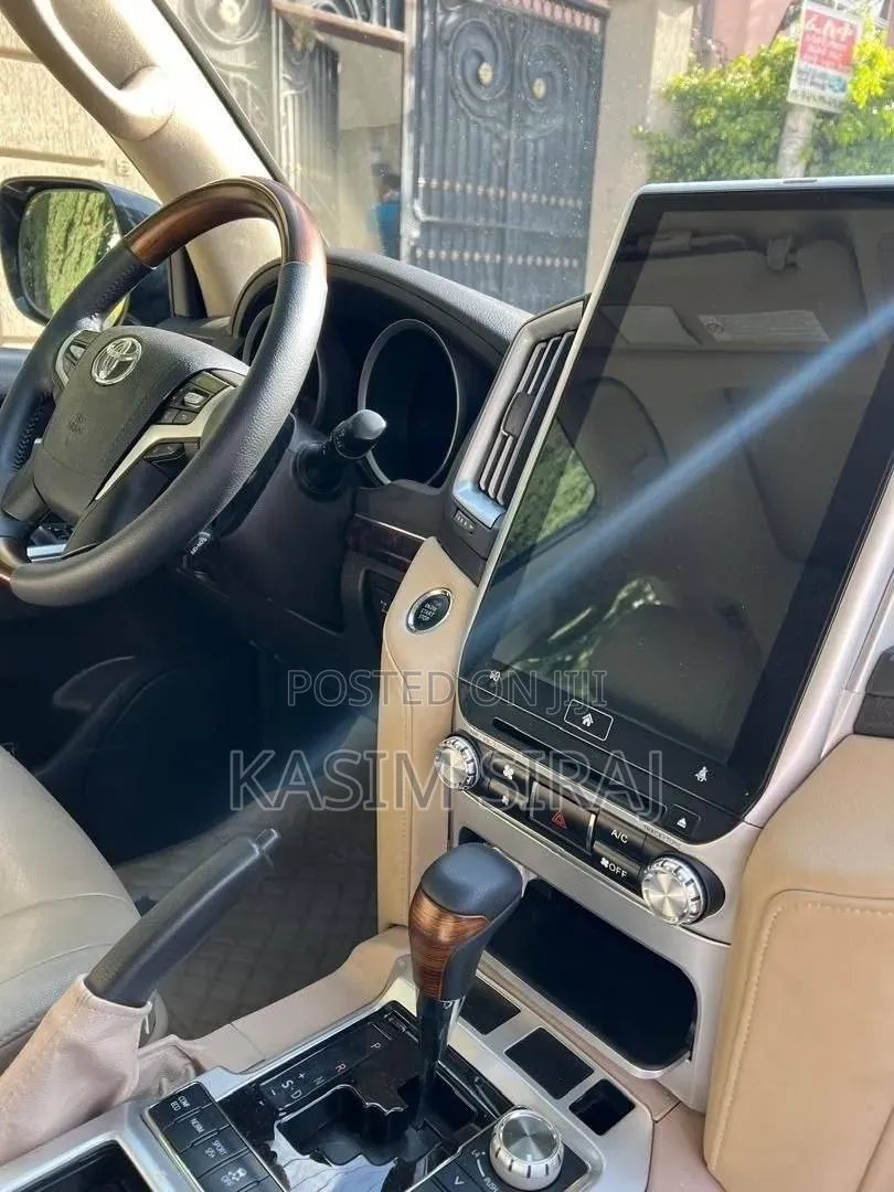 Toyota Land Cruiser 2015 Gray