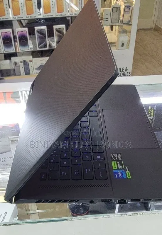 New Laptop Asus ROG Zephyrus G16 16GB Intel Core i7 SSD 512GB