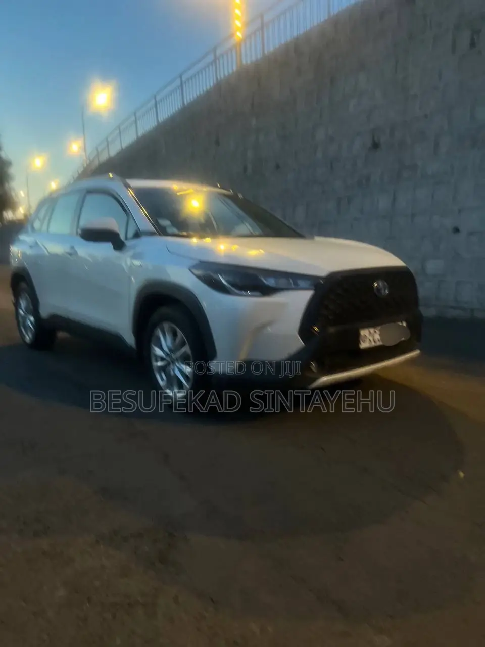Toyota Corolla Cross Hybrid SE AWD 2023 White