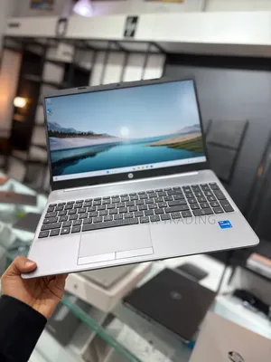 New Laptop HP 250 G8 16GB Intel Core i7 SSD 512GB