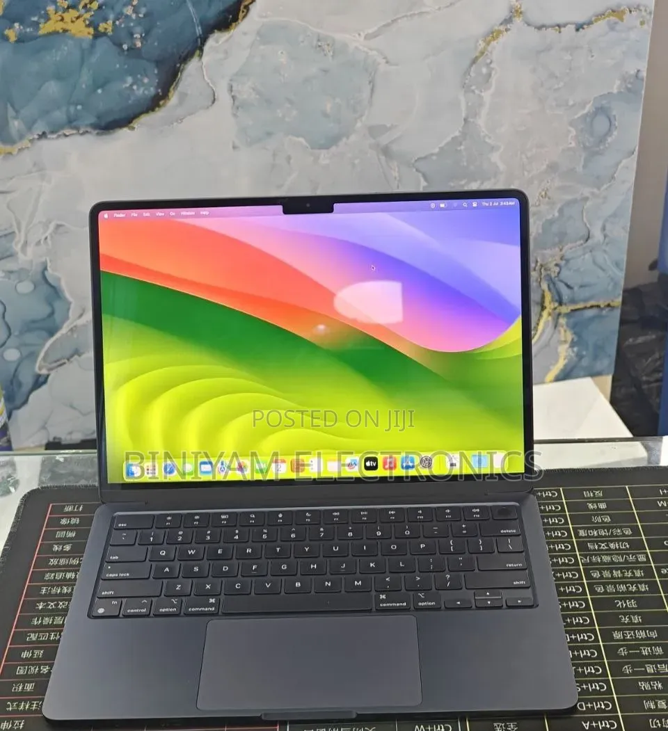 New Laptop Apple MacBook Air 2022 M2 8GB Apple M2 SSD 512GB
