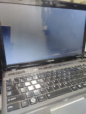 Laptop Toshiba Satellite A500 4GB Intel Core i3 HDD 500GB