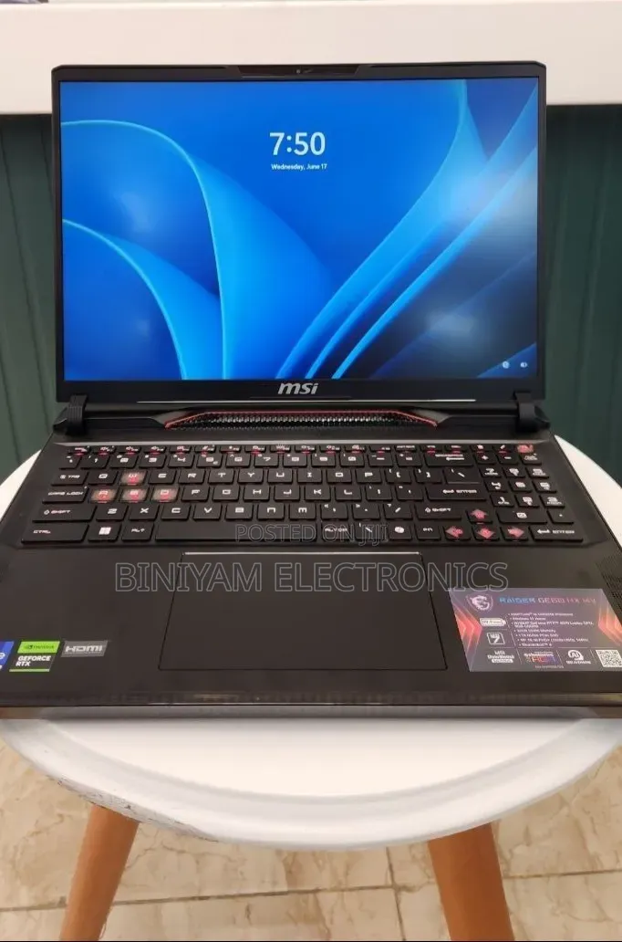 New Laptop MSI Raider GE68HX 13VI-202US 16GB Intel Core i9 SSD 1T