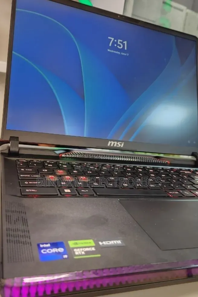 New Laptop MSI Raider GE68HX 13VI-202US 16GB Intel Core i9 SSD 1T