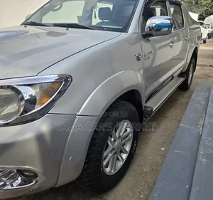 Toyota Hilux 2007 Gray