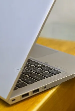 New Laptop HP EliteBook 830 G8 16GB Intel Core i5 SSD 512GB