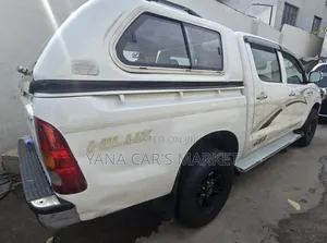 Toyota Hilux 2008 Gray