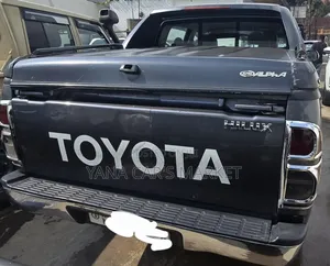 Toyota Hilux 2014 Black
