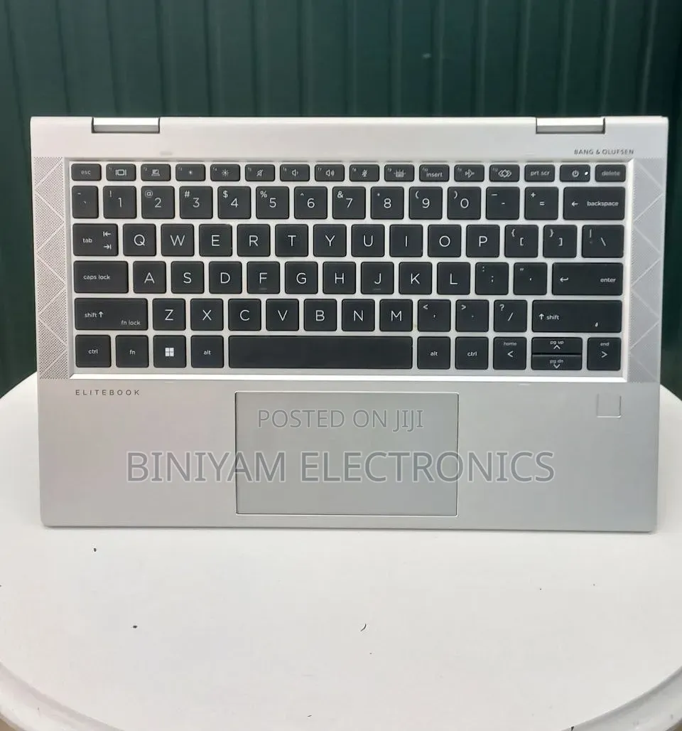 New Laptop HP EliteBook 830 G8 32GB Intel Core i7 SSD 512GB