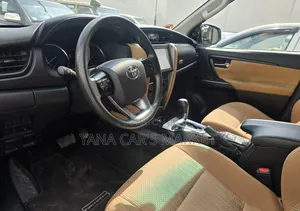 Toyota Fortuner 2023