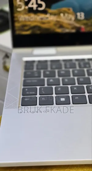 New Laptop HP EliteBook 830 G8 16GB Intel Core i5 SSD 512GB