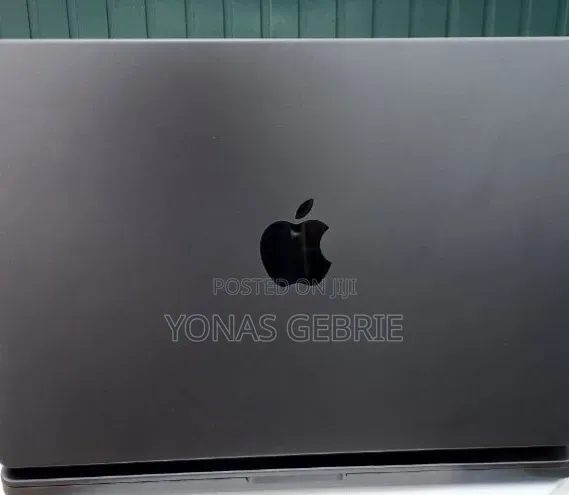 New Laptop Apple MacBook 18GB Apple M3 Pro SSD 512GB
