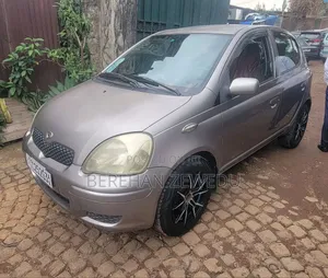 Toyota Vitz 2004 Gray