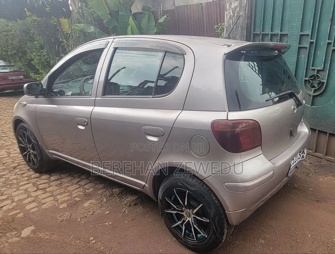 Toyota Vitz 2004 Gray