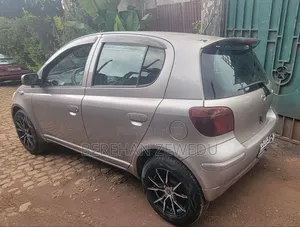 Toyota Vitz 2004 Gray