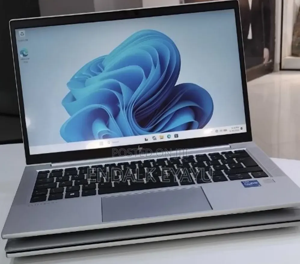 New Laptop HP EliteBook 830 G8 16GB Intel Core i5 SSD 512GB